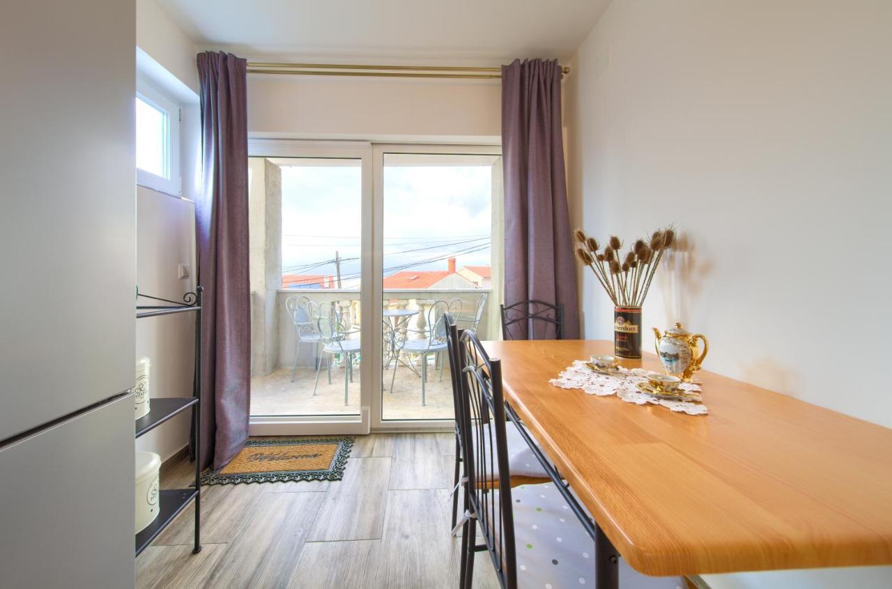 Retro Apartment Vrbnik  Εξωτερικό φωτογραφία
